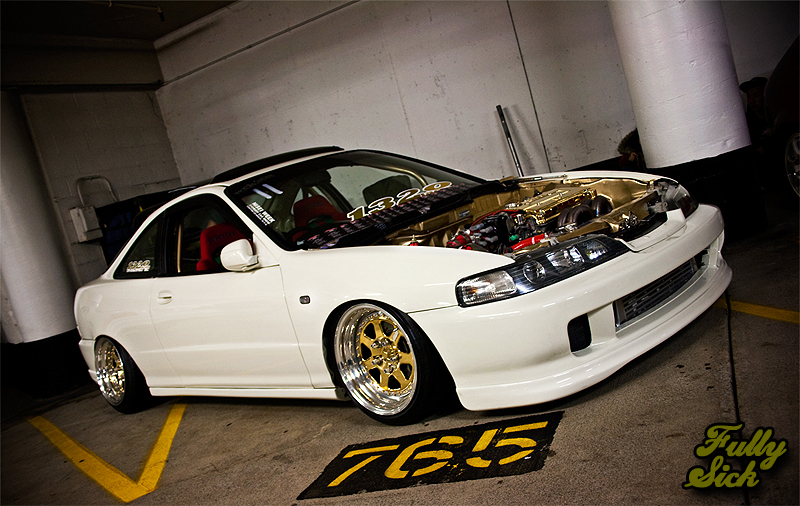 Gold detailing can look awful not in this case this Integra looks stunning 